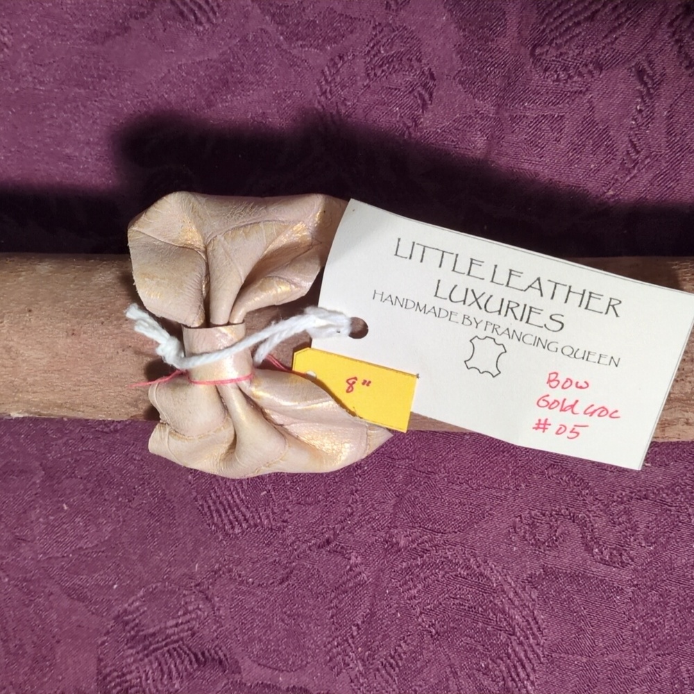 Handmade Genuine Leather Bow Bracelet #05 Ivory Crocodile Embossed Gunmetal